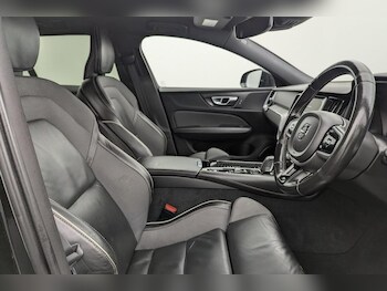 Used Volvo V60 2021 for sale - 77384567: Photo