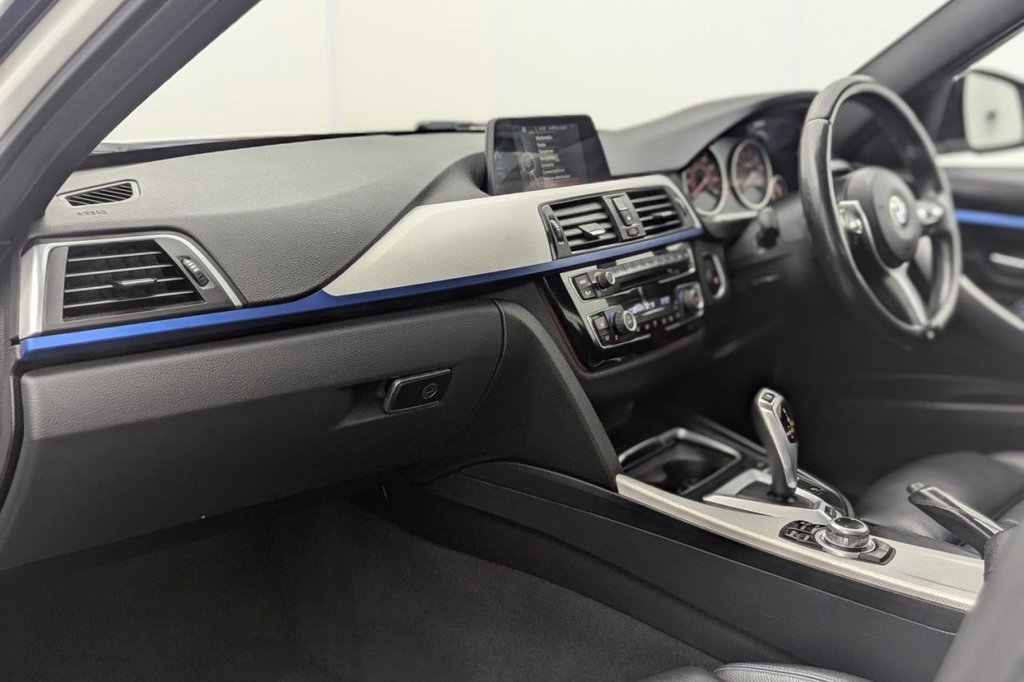 Used BMW 3 Series 2017 for sale - 77263640: Photo 24