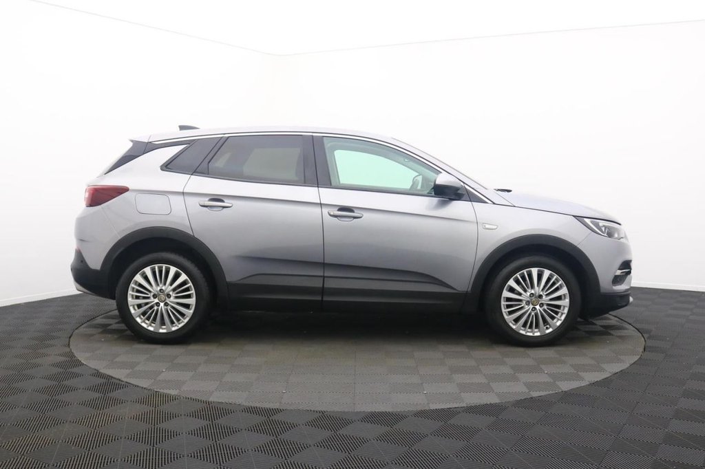 Used Vauxhall Grandland X 2018 for sale - 77212160: Photo 2