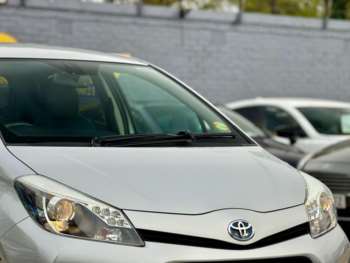Used Toyota Yaris 2013 for sale - 74902596: Photo