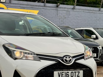 Used Toyota Yaris 2016 for sale - 79601278: Photo