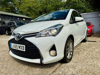 Used Toyota Yaris 2015 for sale - 79440857: Photo