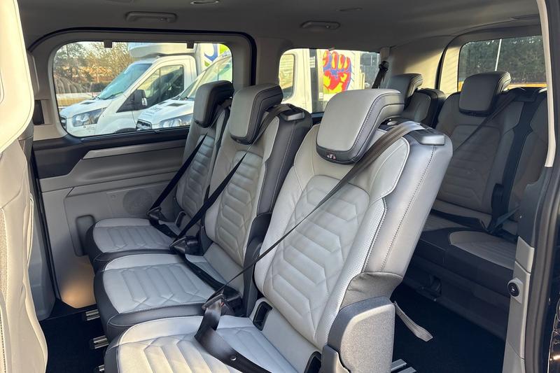 Used Ford E-Tourneo Custom 2025 for sale - 76716368: Photo 4