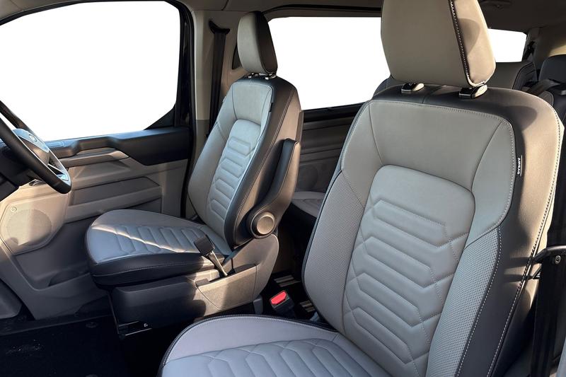 Used Ford E-Tourneo Custom 2025 for sale - 76716368: Photo 8