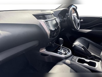 Used Nissan Navara 2021 for sale - 75792010: Photo