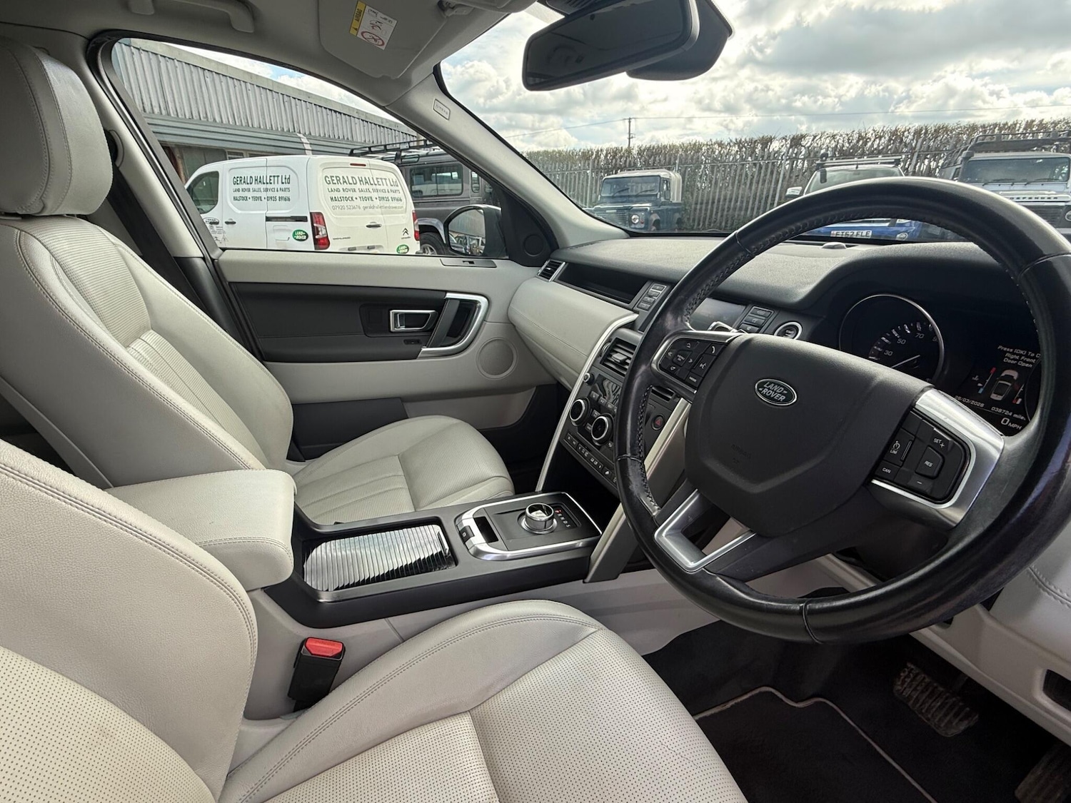 Used Land Rover Discovery Sport 2015 for sale - 77993593: Photo 18