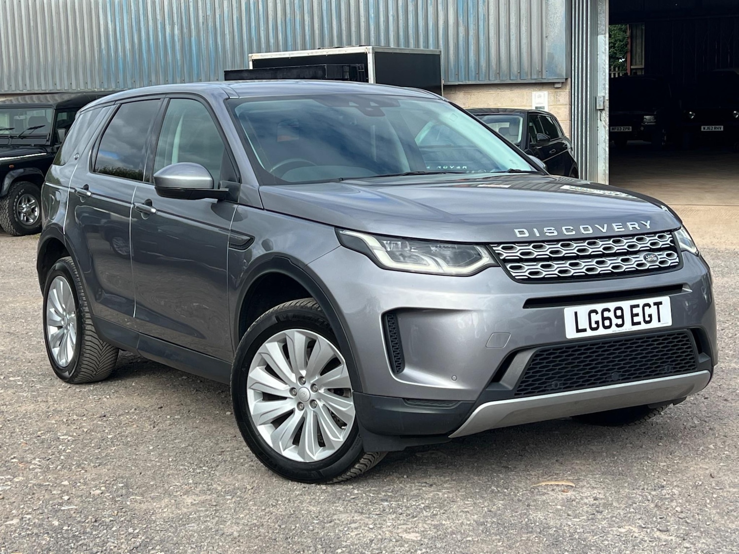 Used Land Rover Discovery Sport 2019 for sale - 76425191: Photo 2
