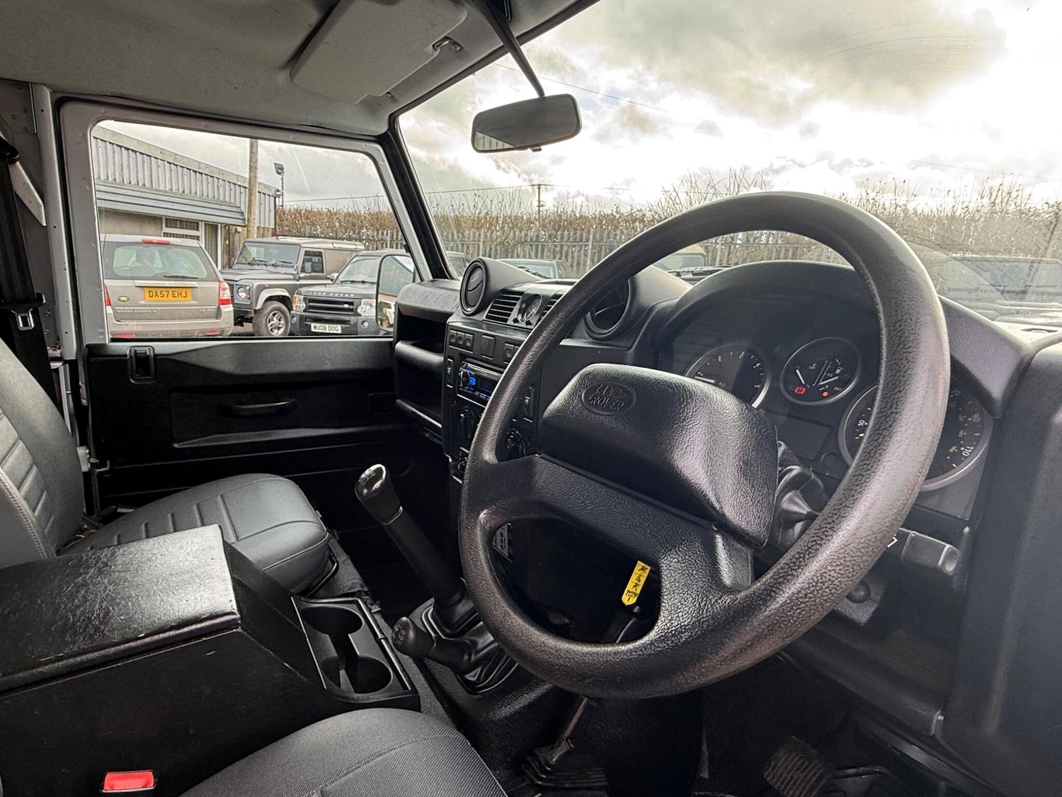 Used Land Rover Defender 90 2011 for sale - 77081395: Photo 14