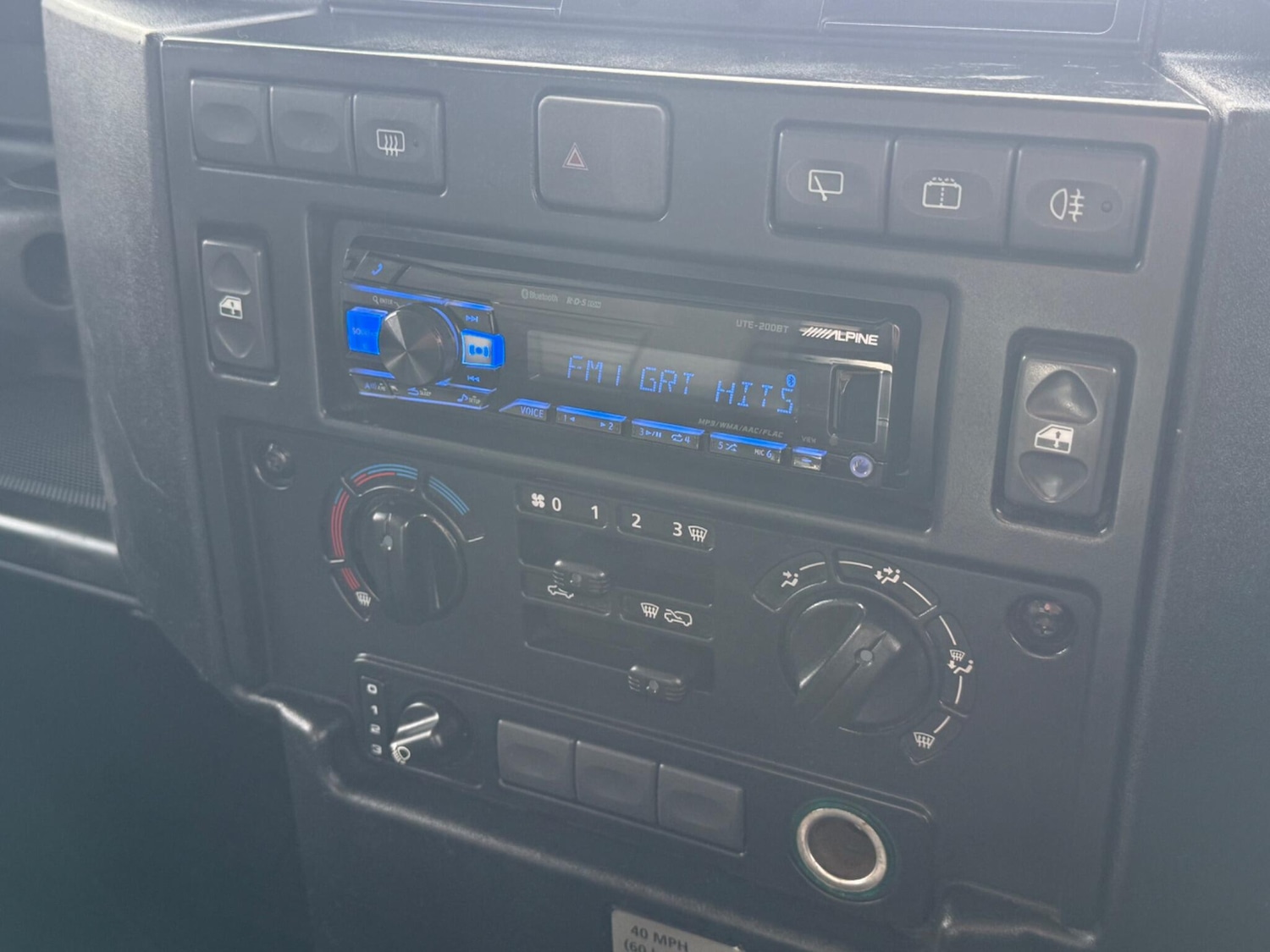 Used Land Rover Defender 90 2011 for sale - 77081395: Photo 19