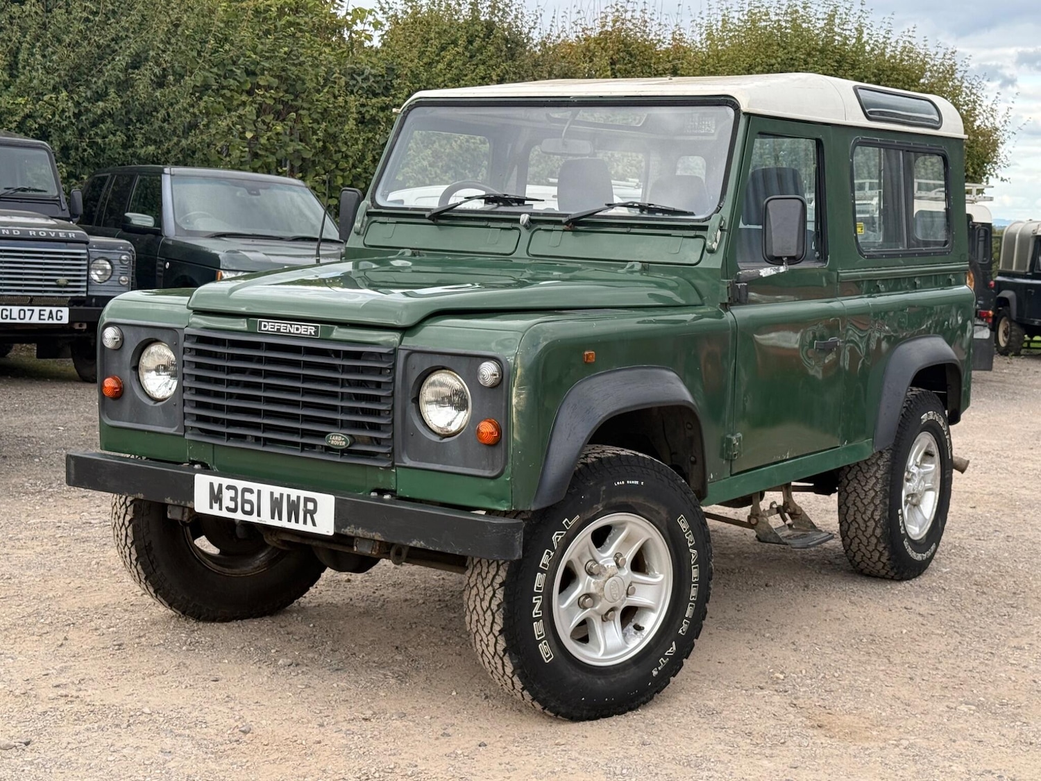 Used Land Rover Defender 90 1995 for sale - 76989295: Photo 11