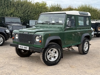 Land Rover Defender 90 feature image