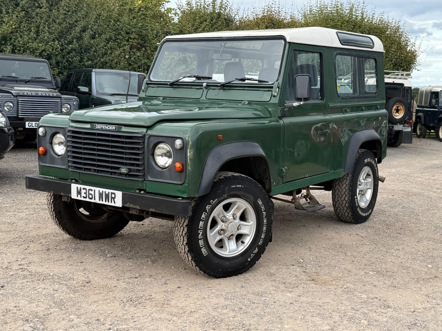 Used Land Rover Defender 90 1995 for sale - 76989295: Photo 2