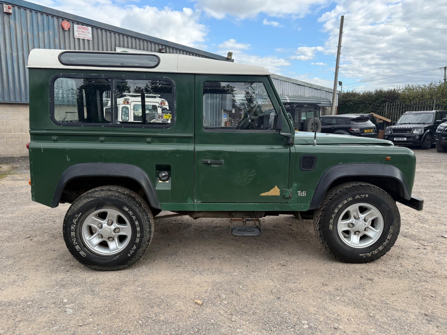 Used Land Rover Defender 90 1995 for sale - 76989295: Photo 5