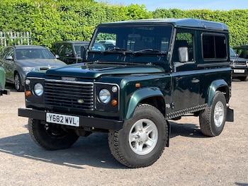 Land Rover - Defender 90