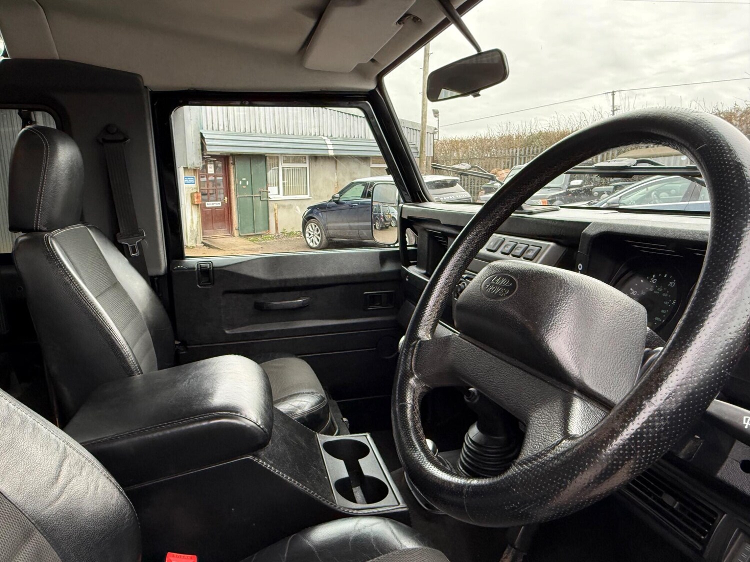 Used Land Rover Defender 90 2006 for sale - 77174983: Photo 15