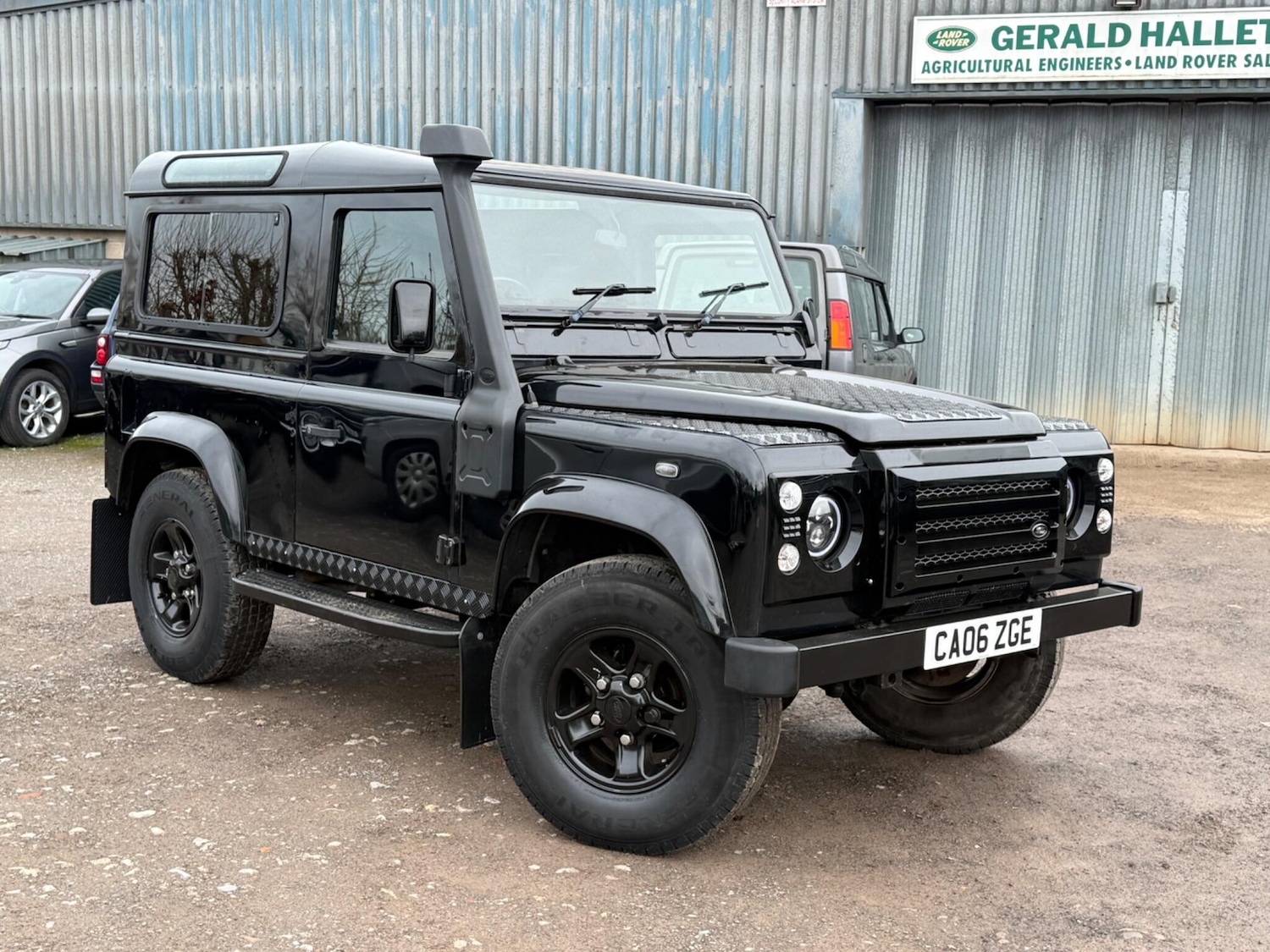 Used Land Rover Defender 90 2006 for sale - 77174983: Photo 2