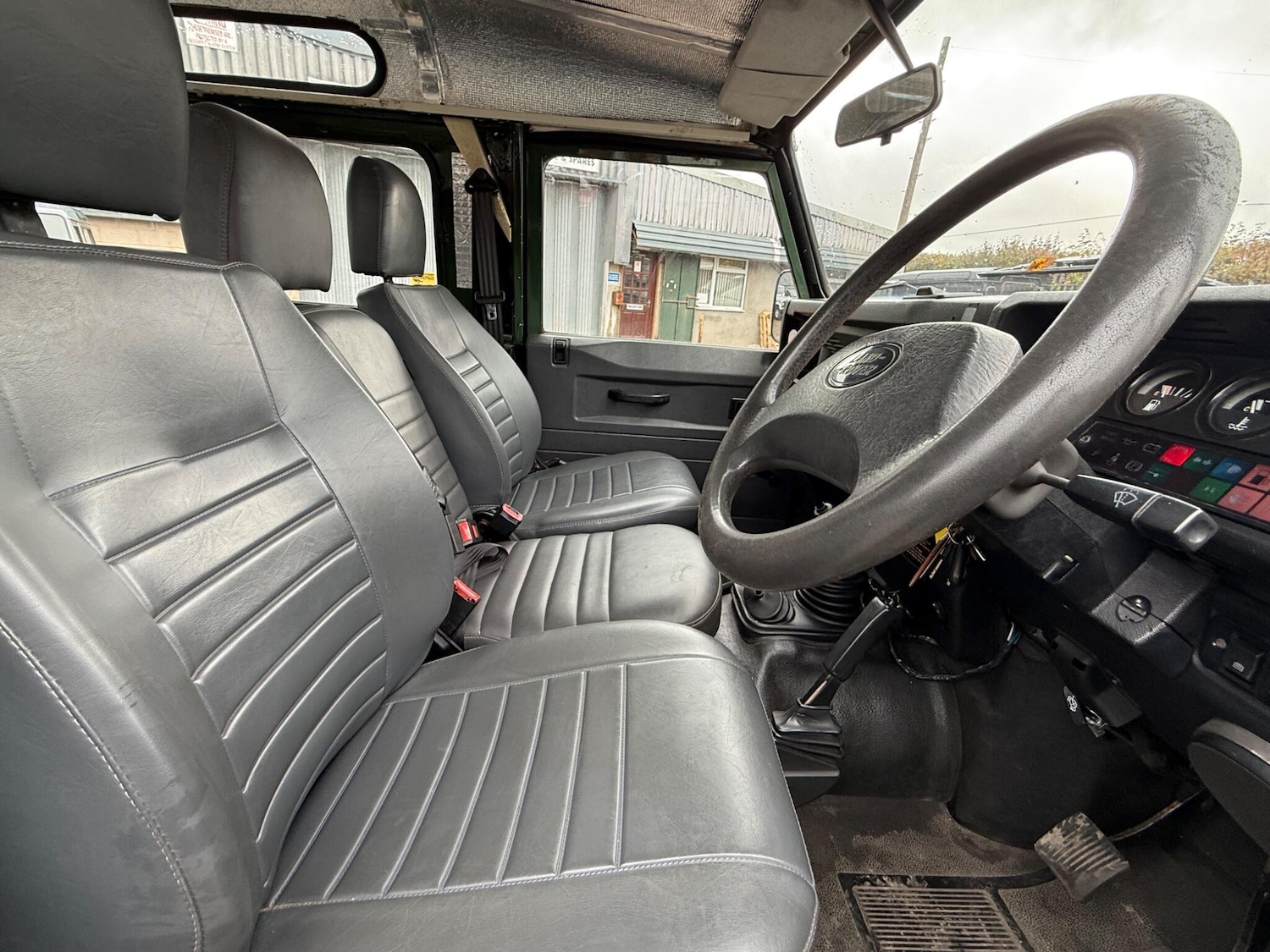 Used Land Rover Defender 90 1995 for sale - 76032279: Photo 23