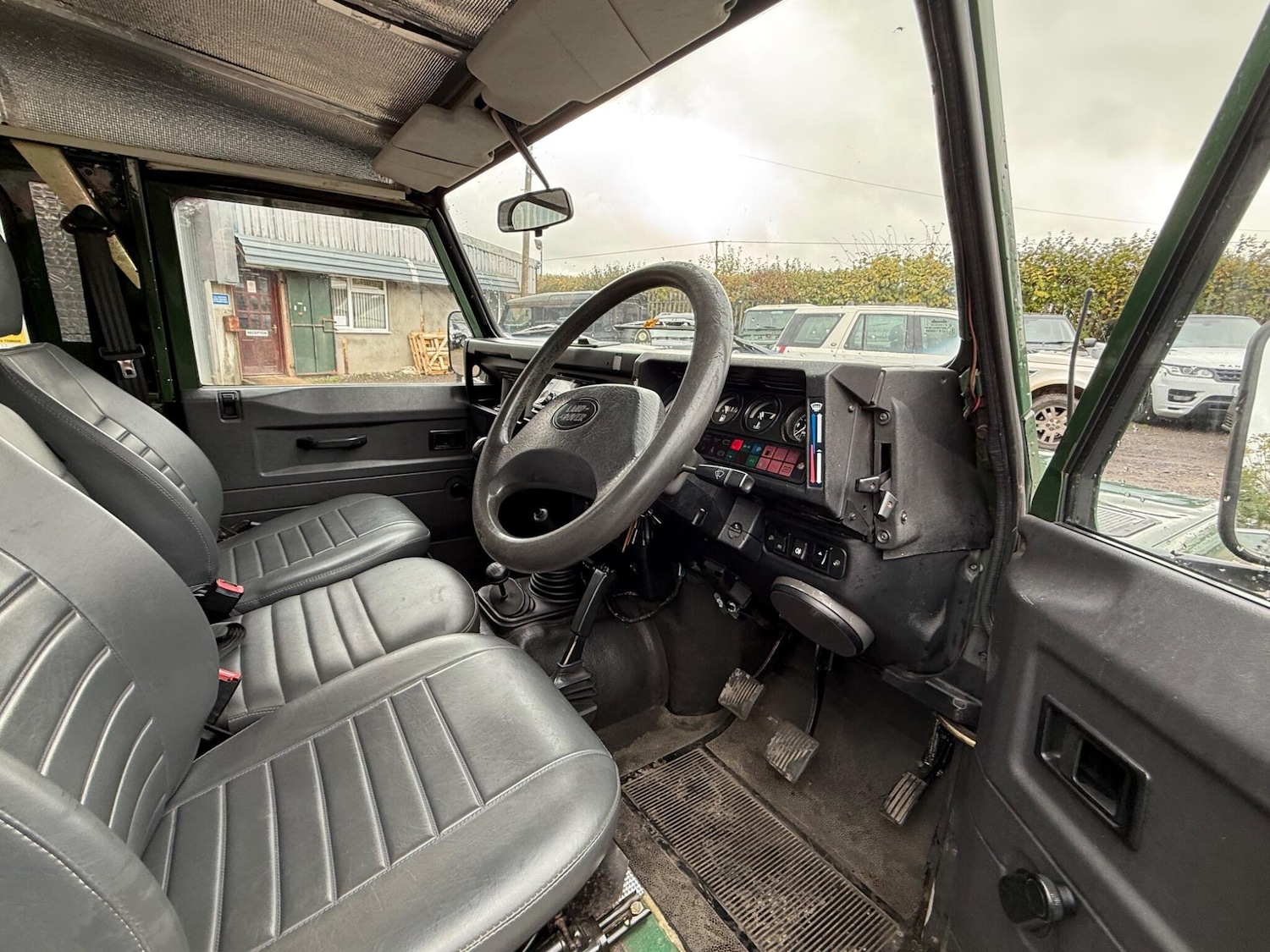 Used Land Rover Defender 90 1995 for sale - 76032279: Photo 24