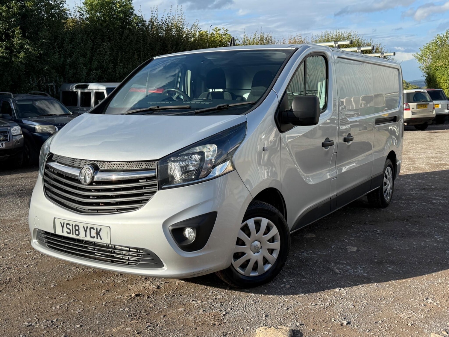 Used Vauxhall Vivaro 2018 for sale - 76085176: Photo 2