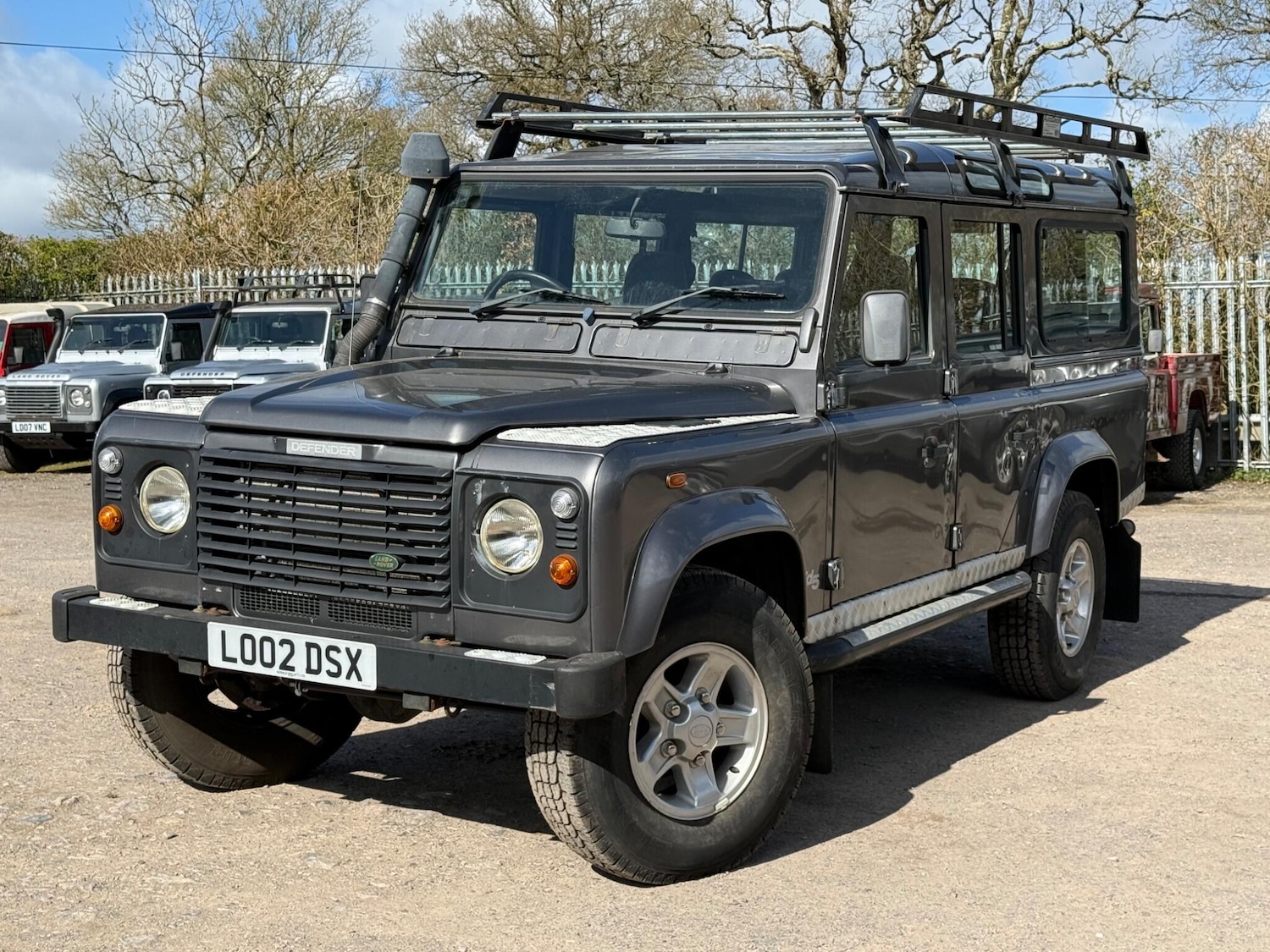 Used Land Rover Defender 110 2002 for sale - 78046866: Photo 2