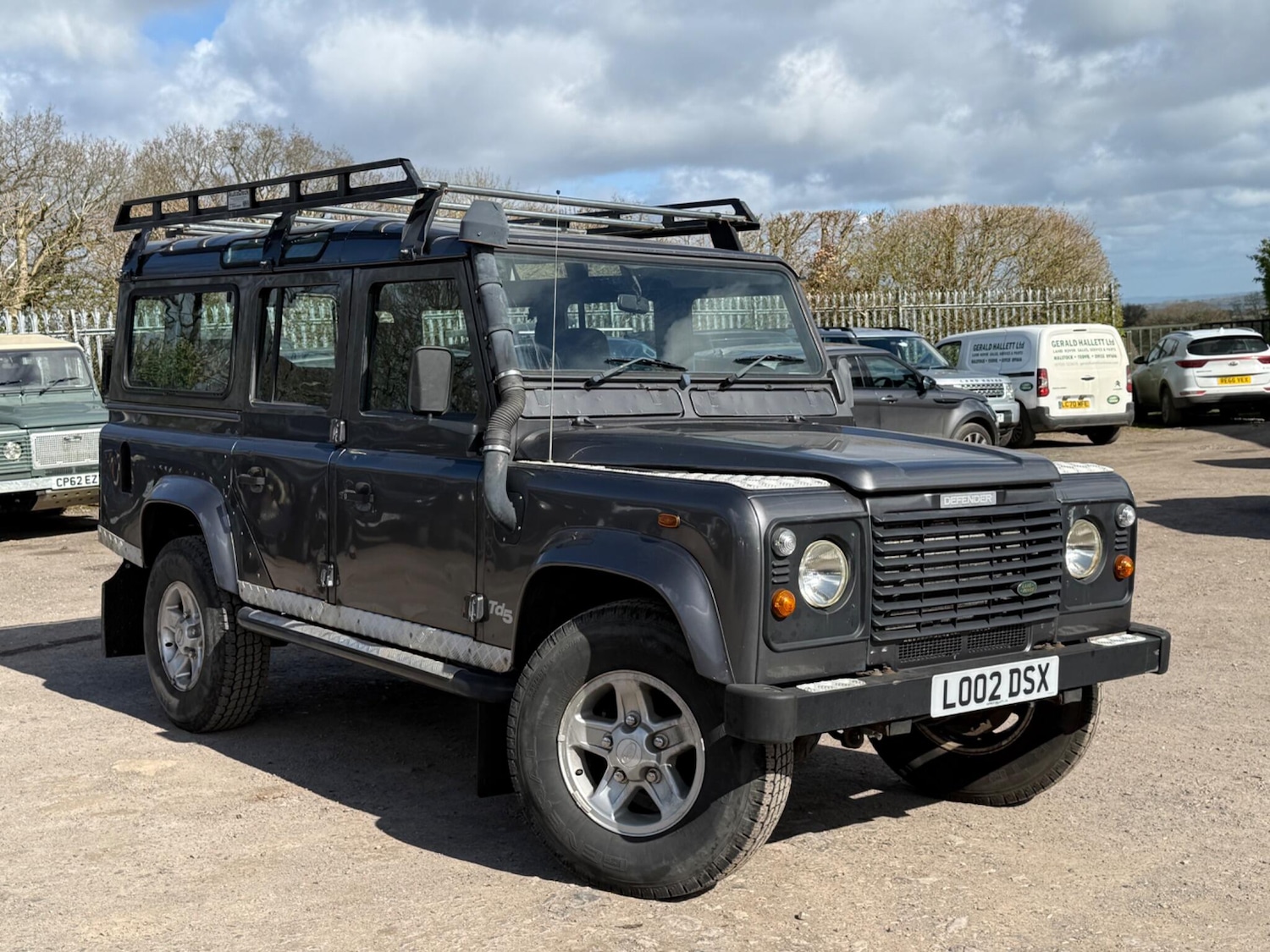 Used Land Rover Defender 110 2002 for sale - 78046866: Photo 4