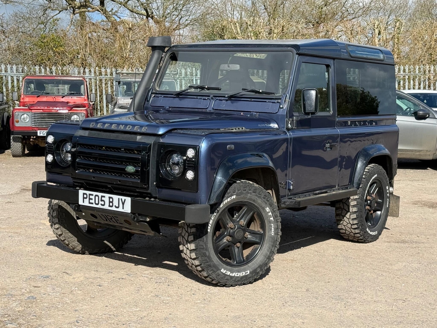 Used Land Rover Defender 90 2005 for sale - 78047701: Photo 2