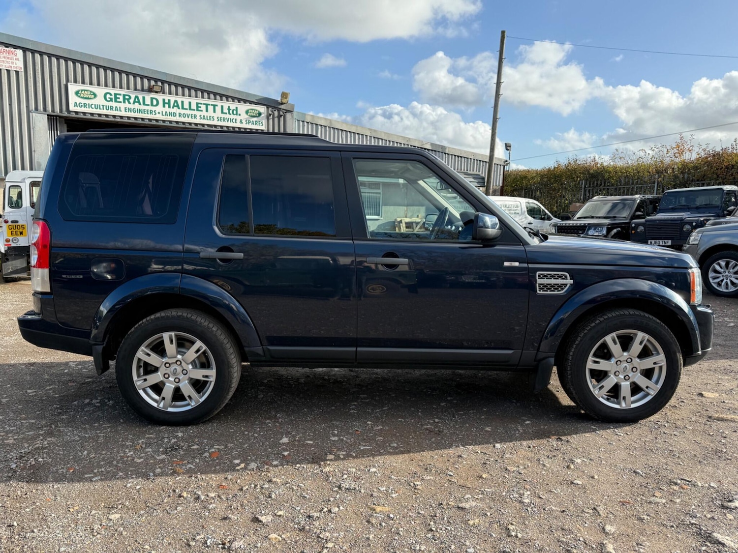 Used Land Rover Discovery 2010 for sale - 76987886: Photo 11