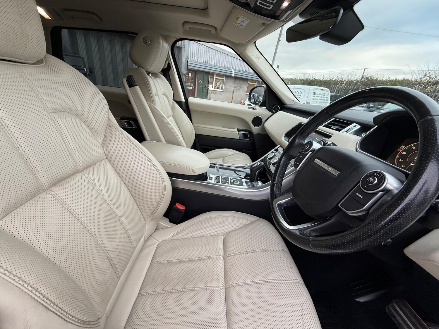 Used Land Rover Range Rover Sport 2017 for sale - 76612989: Photo 15