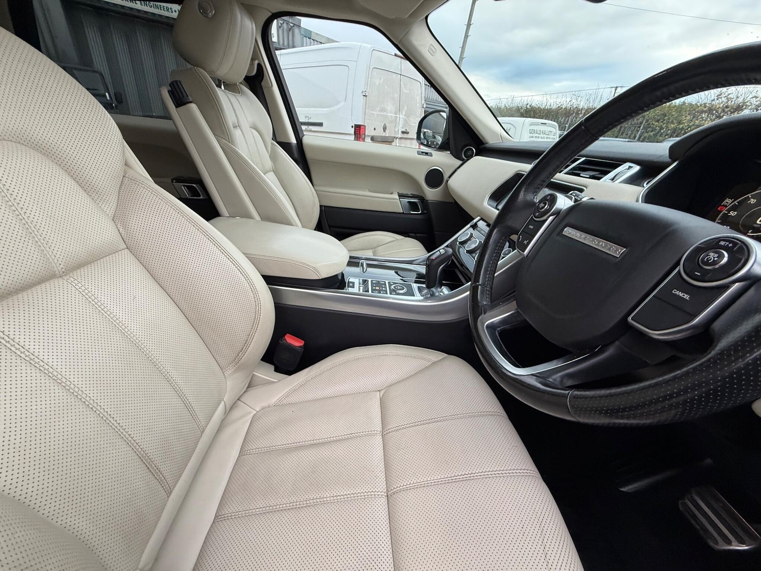 Used Land Rover Range Rover Sport 2017 for sale - 76612989: Photo 17