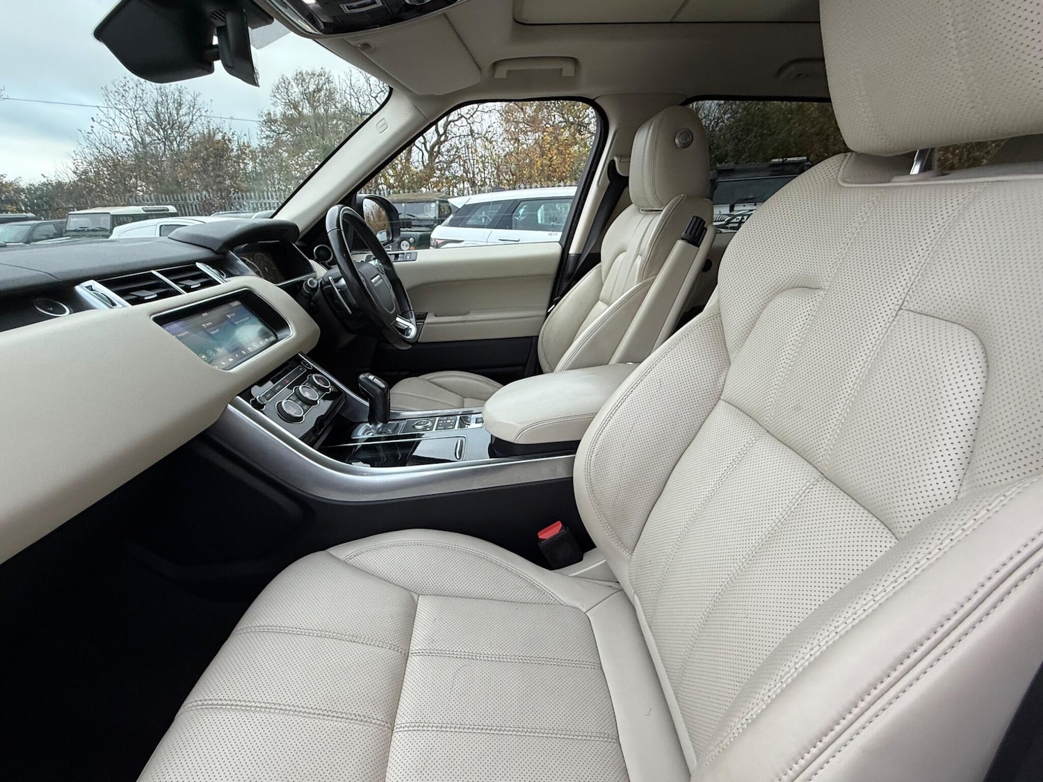 Used Land Rover Range Rover Sport 2017 for sale - 76612989: Photo 31