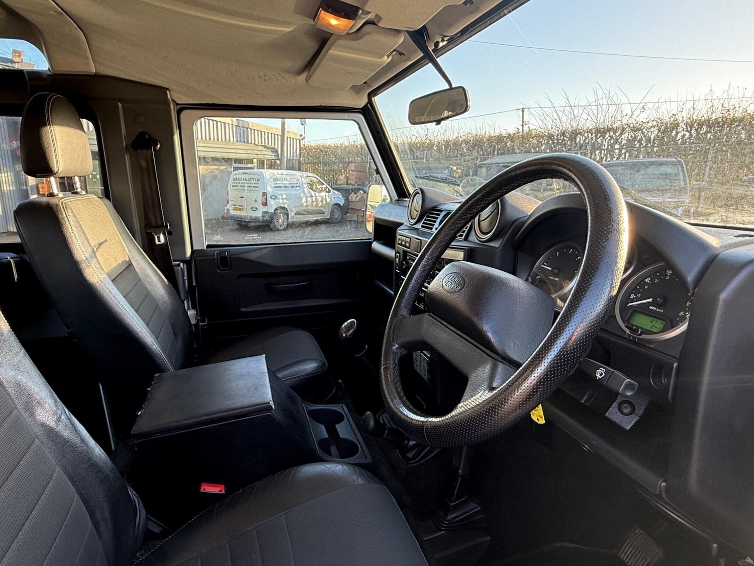 Used Land Rover Defender 90 2007 for sale - 76976382: Photo 12