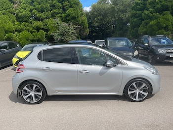 Used Peugeot 208 2014 for sale - 79041891: Photo