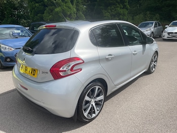 Used Peugeot 208 2014 for sale - 79041891: Photo