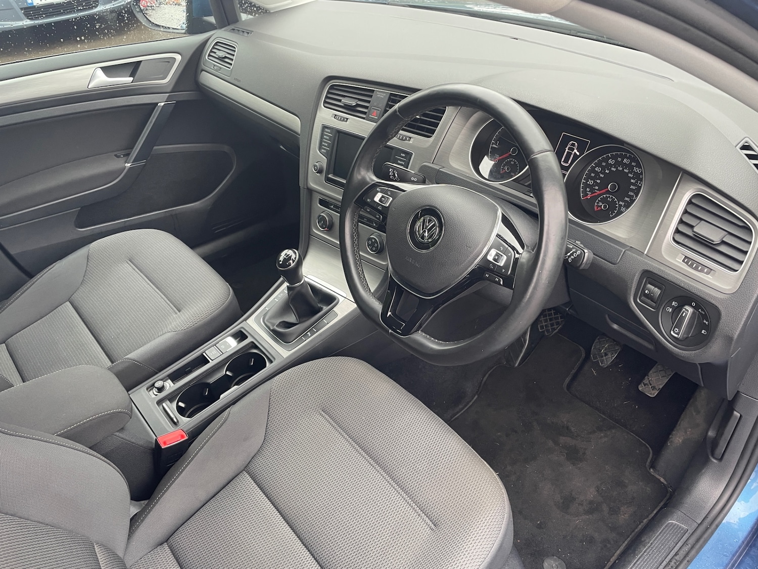 Used Volkswagen Golf 2017 for sale - 77168010: Photo 12