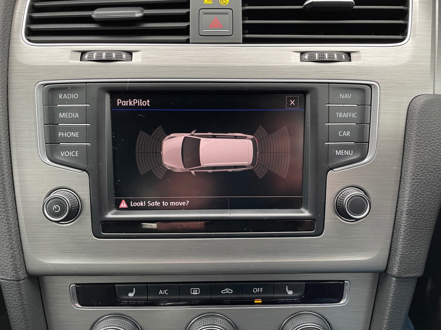 Used Volkswagen Golf 2017 for sale - 77168010: Photo 18