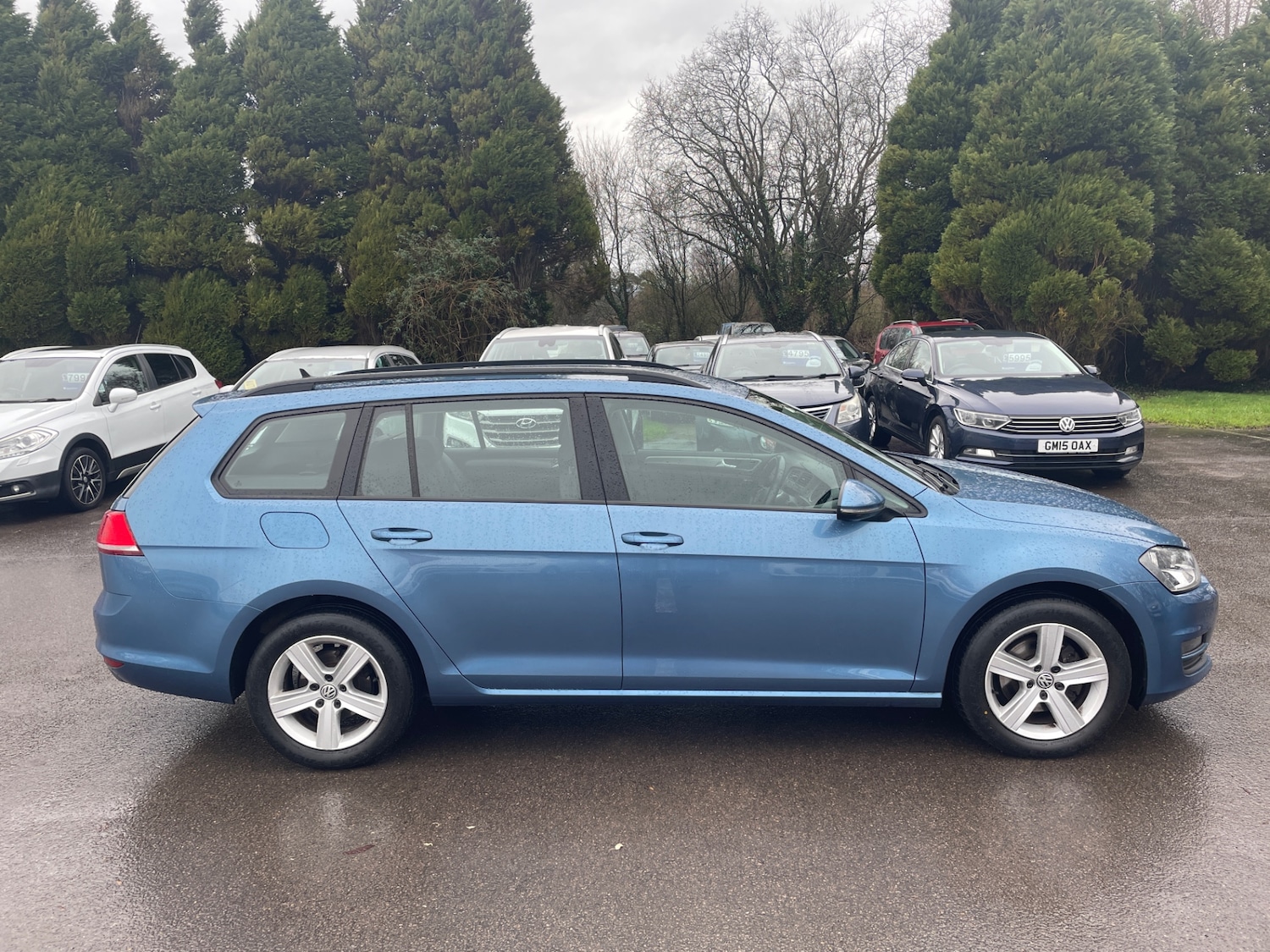 Used Volkswagen Golf 2017 for sale - 77168010: Photo 2