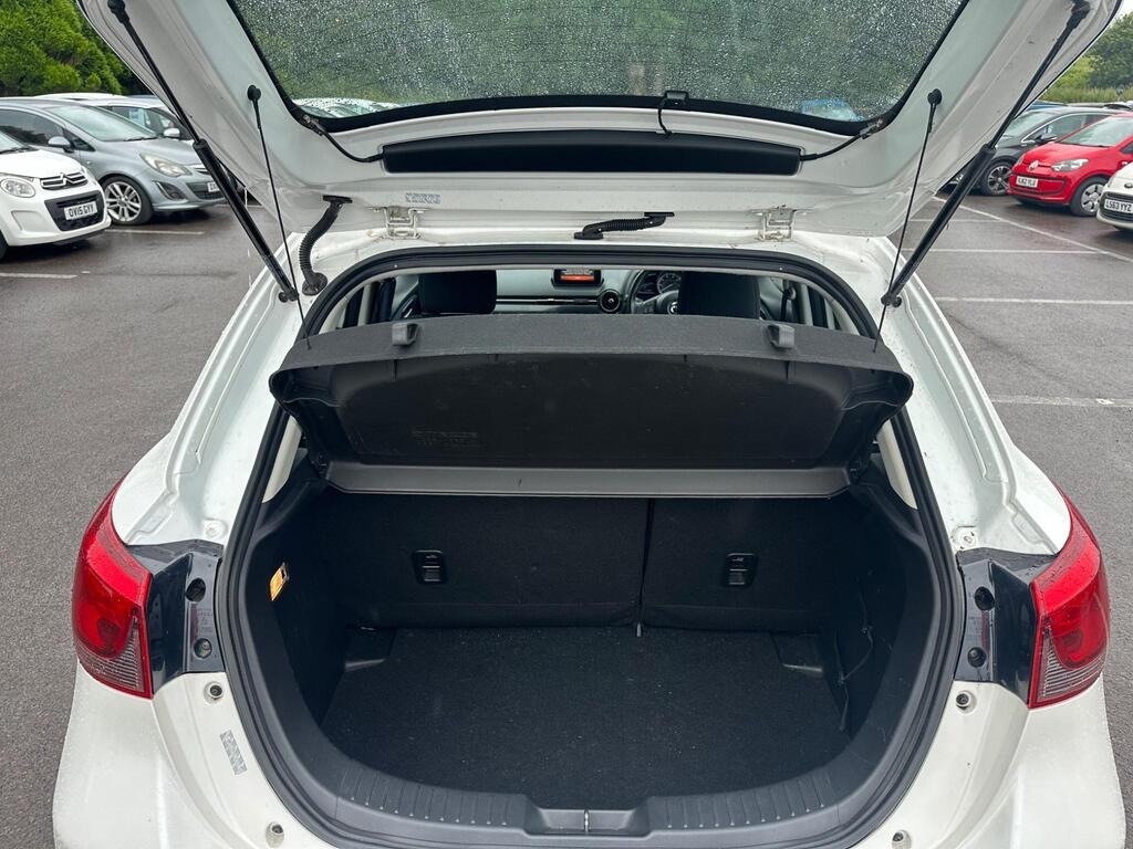 Used Mazda Mazda2 2016 for sale - 76578382: Photo 5