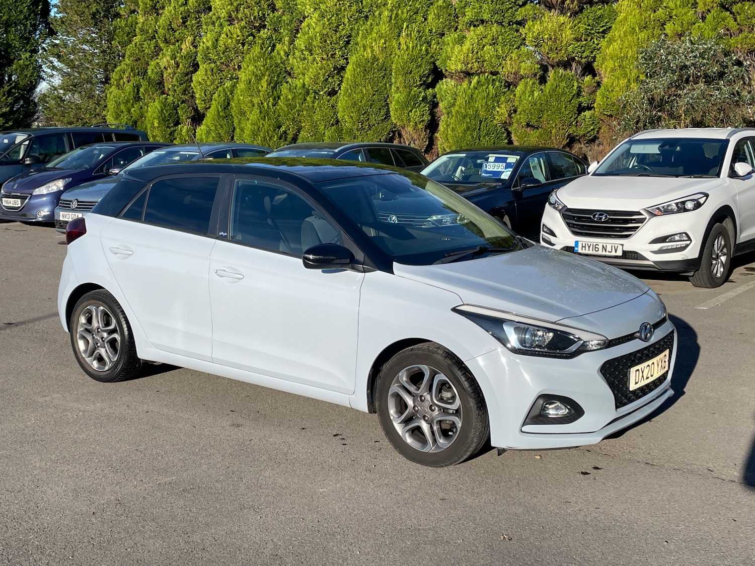 Used Hyundai i20 2020 for sale - 76638998: Photo 1