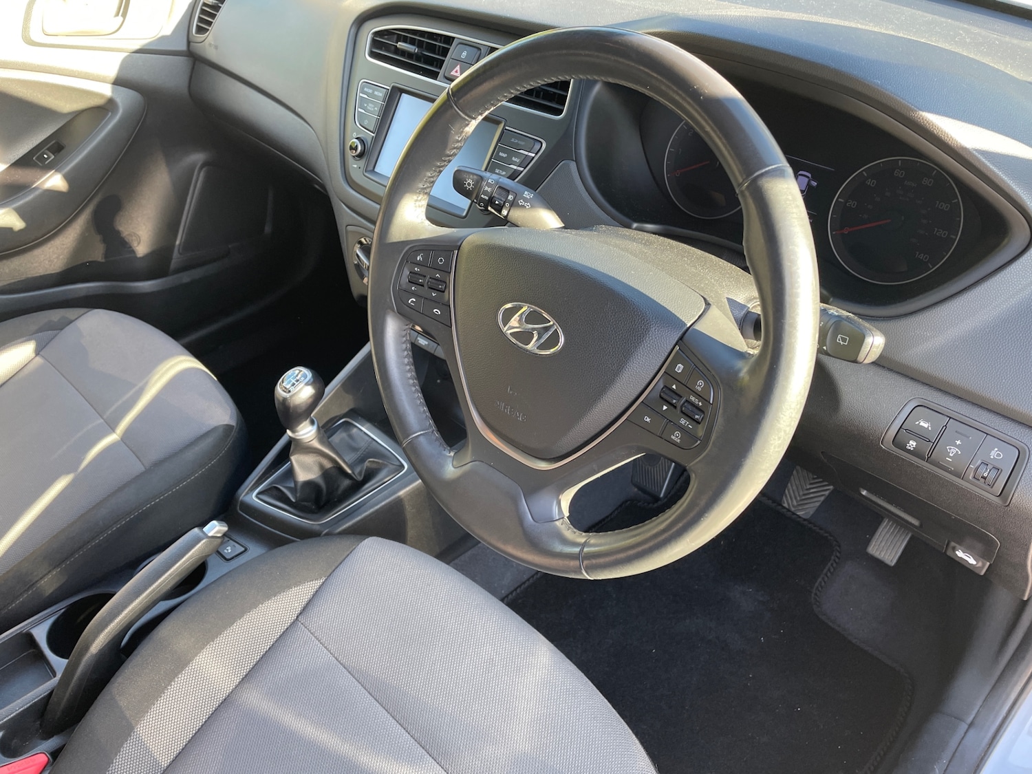 Used Hyundai i20 2020 for sale - 76638998: Photo 11