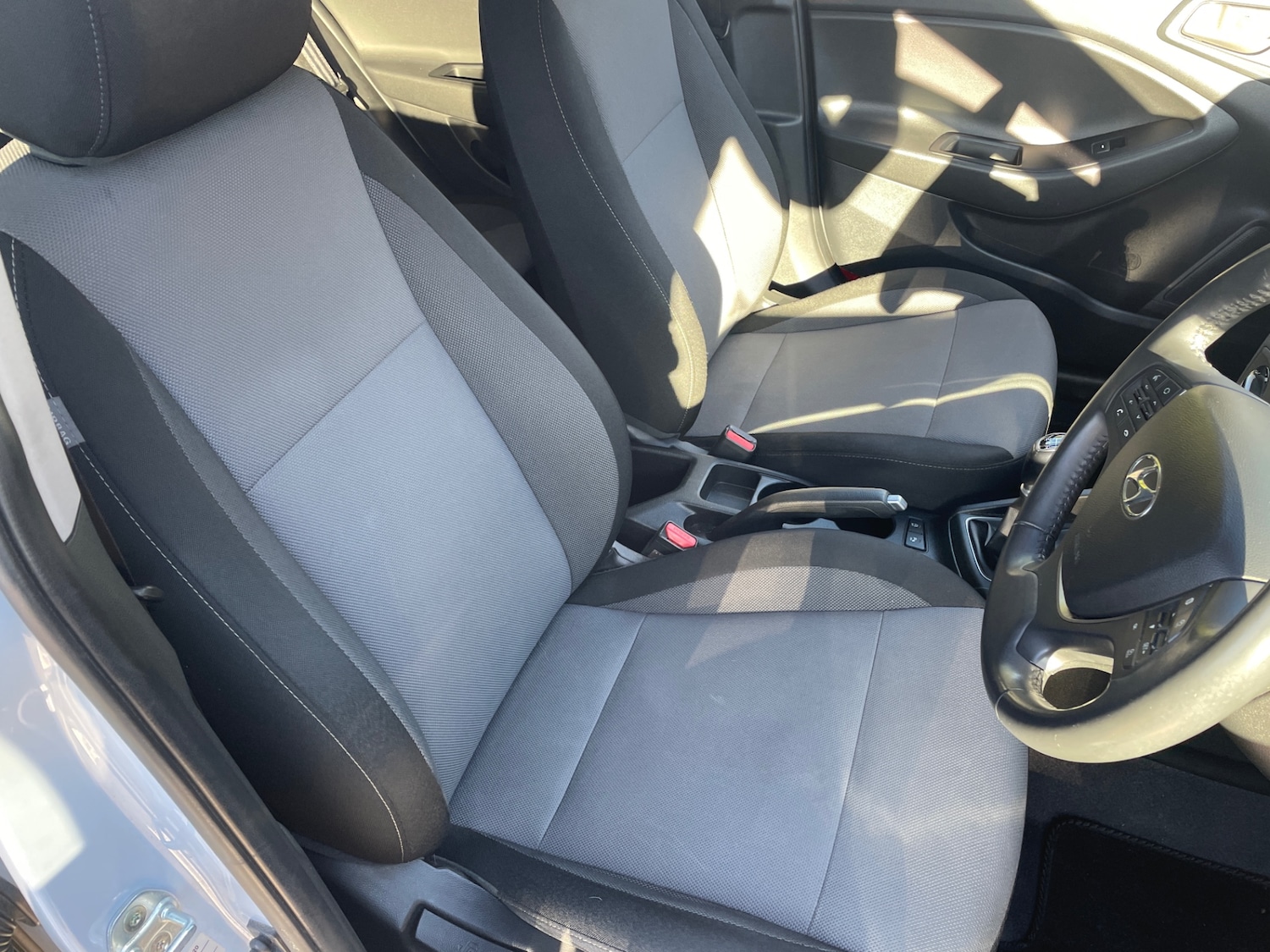 Used Hyundai i20 2020 for sale - 76638998: Photo 12