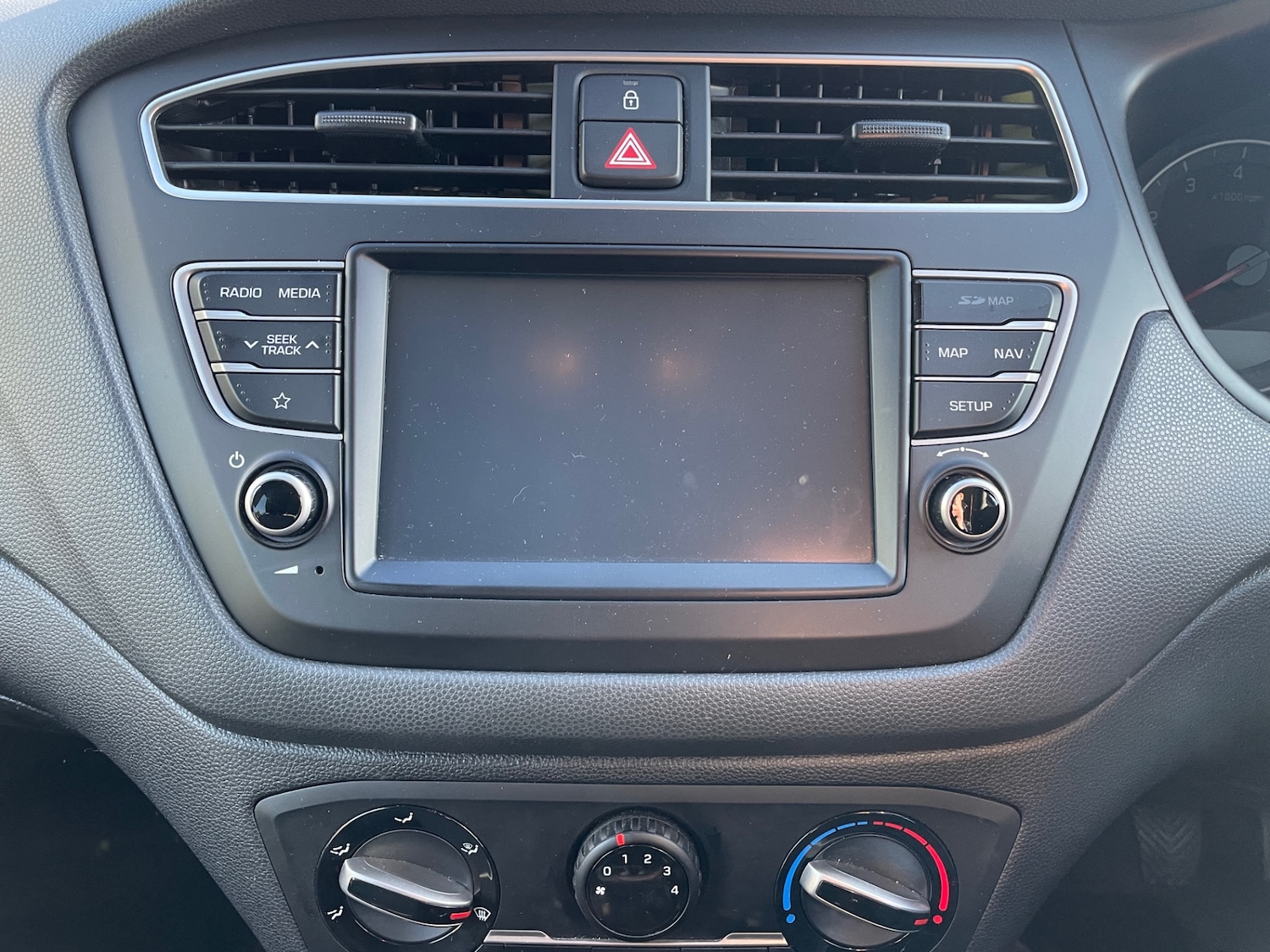 Used Hyundai i20 2020 for sale - 76638998: Photo 15