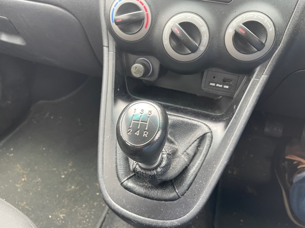Used Hyundai i10 2013 for sale - 75737057: Photo 13