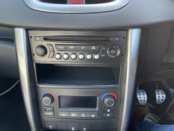 Used Peugeot 207 2014 for sale - 76170499: Photo 15