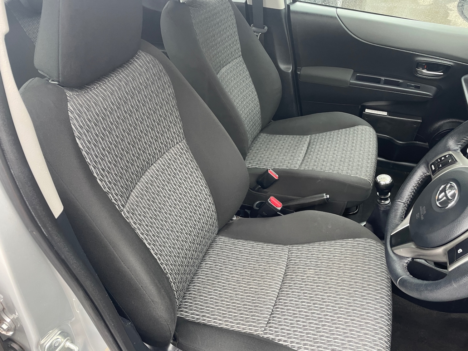 Used Toyota Yaris 2013 for sale - 77790233: Photo 12