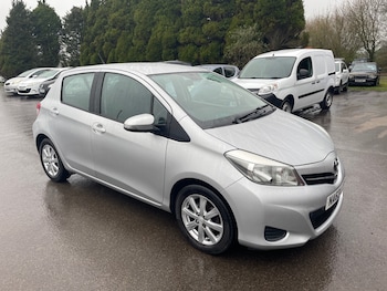 Used Toyota Yaris 2013 for sale - 77790233: Photo