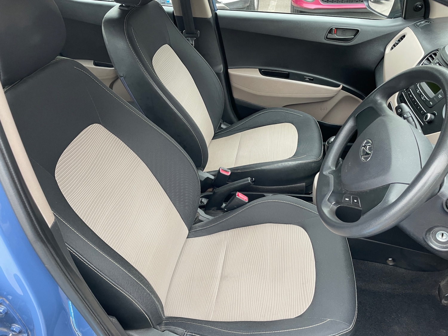 Used Hyundai i10 2014 for sale - 76275980: Photo 13