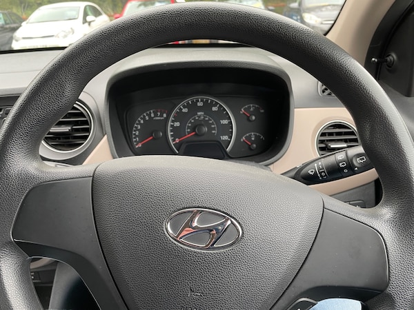Used Hyundai i10 2014 for sale - 76275980: Photo 15