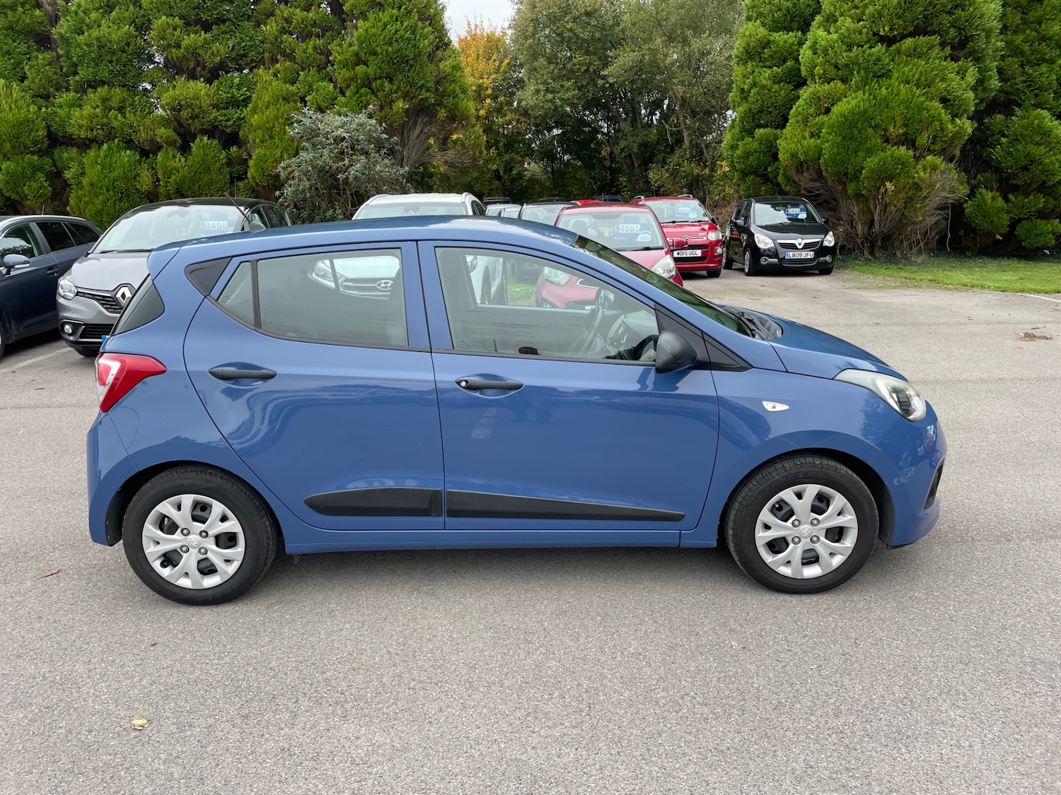 Used Hyundai i10 2014 for sale - 76275980: Photo 2