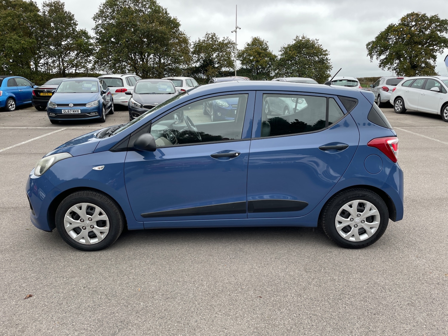 Used Hyundai i10 2014 for sale - 76275980: Photo 6