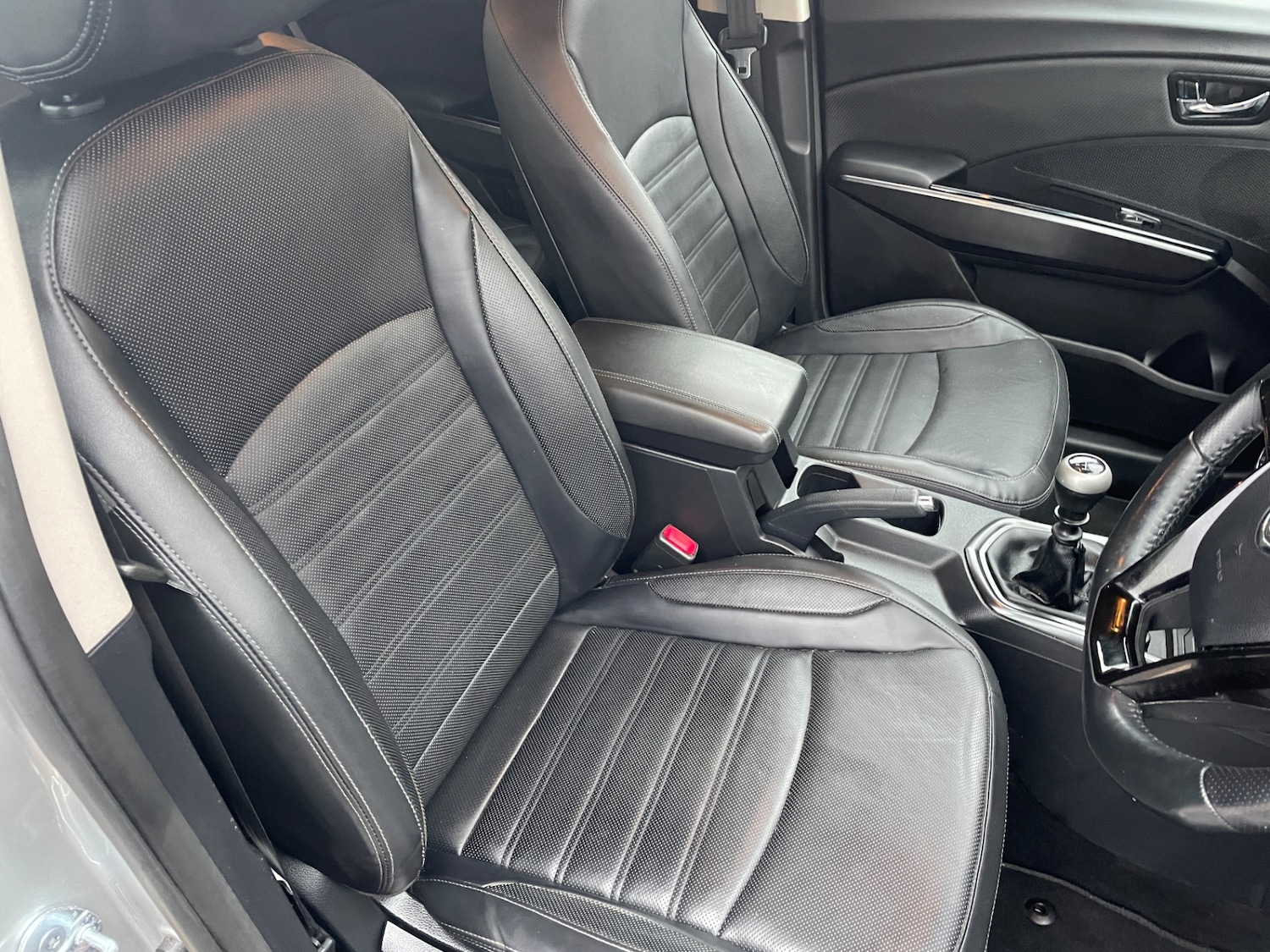 Used Ssangyong Tivoli 2021 for sale - 77168004: Photo 13